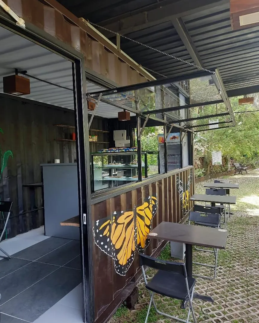 Ceylon Kingsmen Garden - Katunayake Airport Transit Hotels 尼甘布