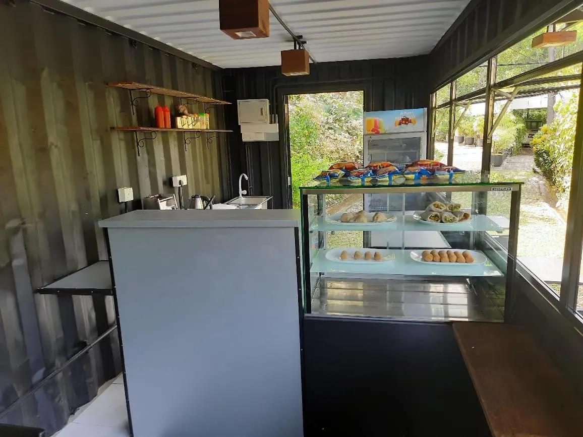Ceylon Kingsmen Garden - Katunayake Airport Transit Hotels 尼甘布