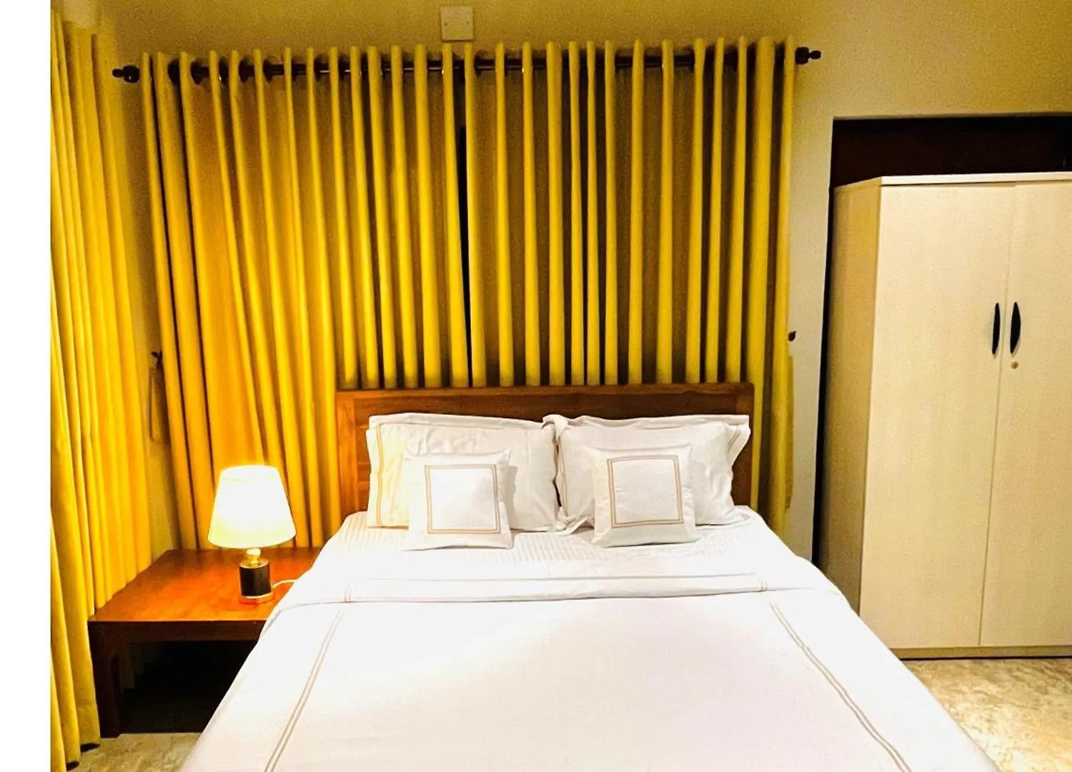 Ceylon Kingsmen Garden - Katunayake Airport Transit Hotels Negombo 0*,  Srí Lanka