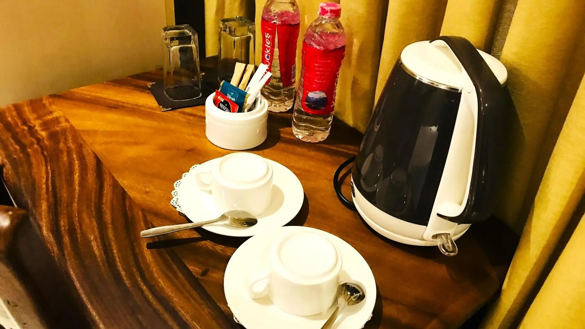 Ceylon Kingsmen Garden - Katunayake Airport Transit Hotels Negombo