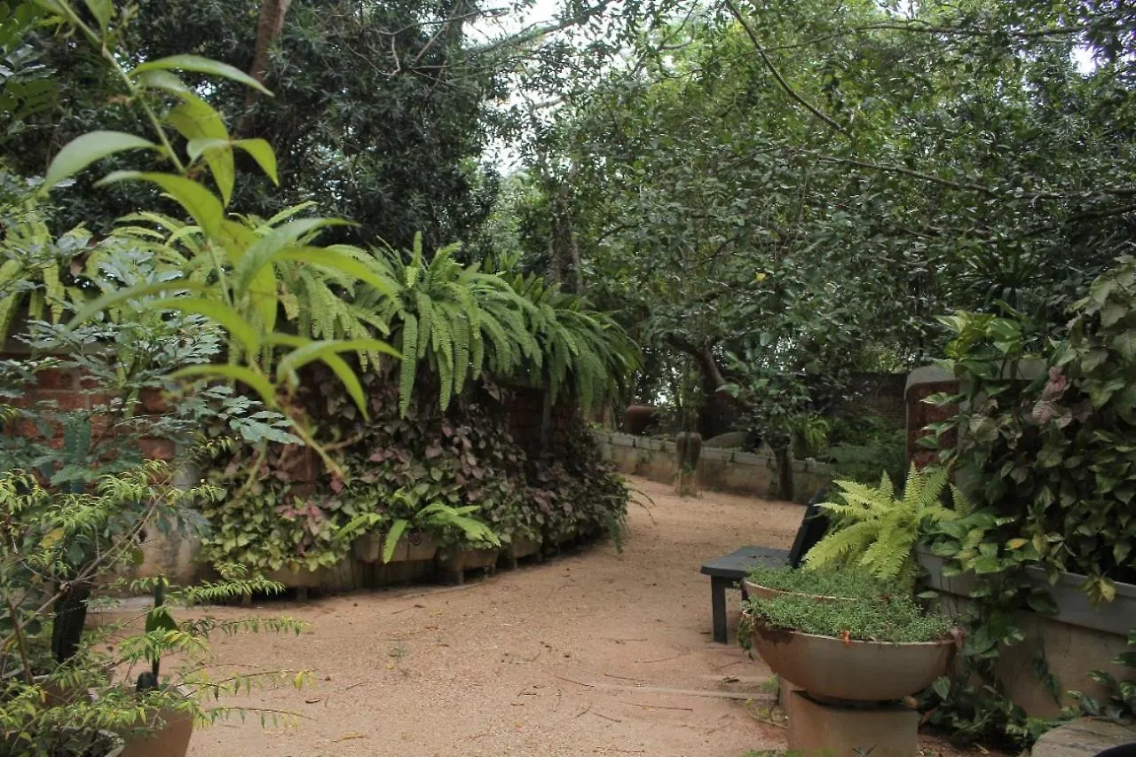 Ceylon Kingsmen Garden - Katunayake Airport Transit Hotels Negombo 0*,  Srí Lanka