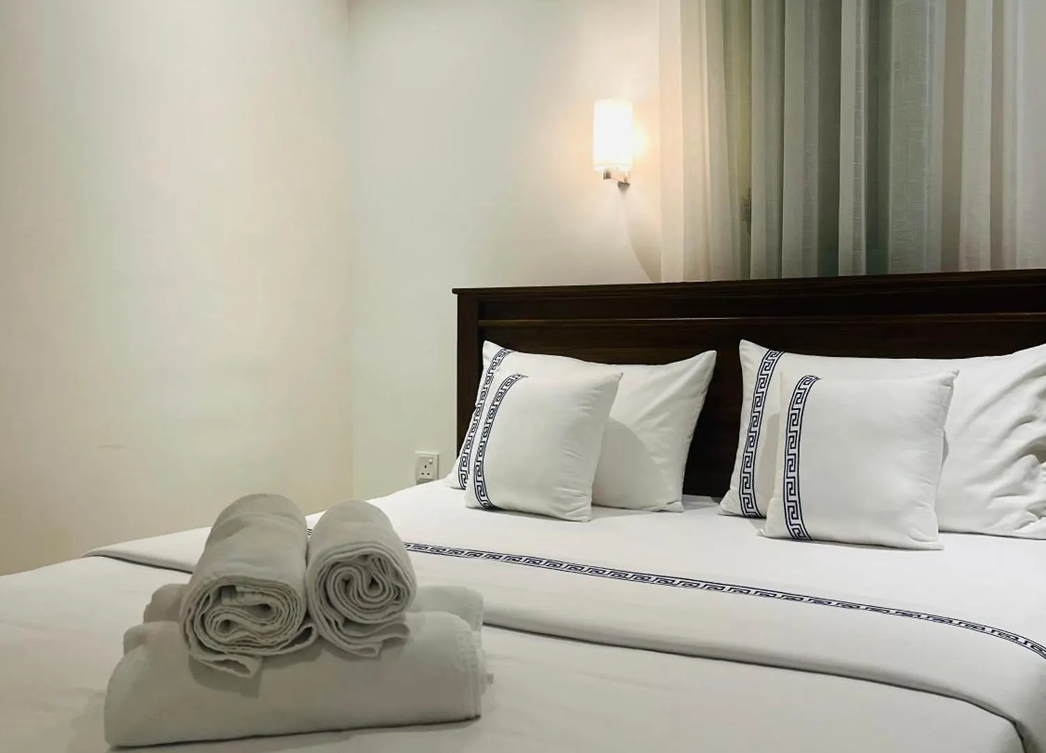Ceylon Kingsmen Garden - Katunayake Airport Transit Hotels Negombo